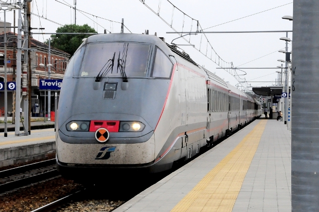 Trenitalia E 414, İtalya
