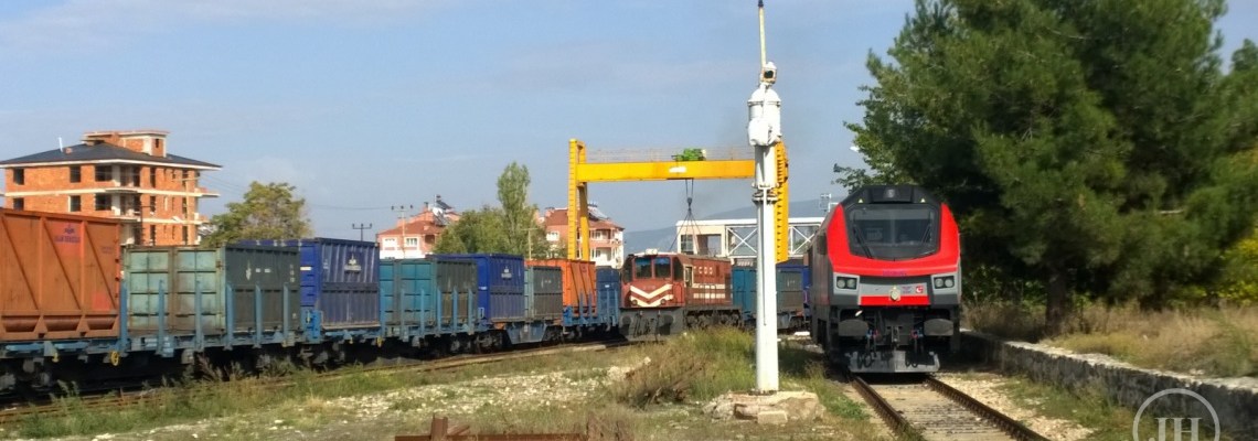 888 - Freight trains - Jeff